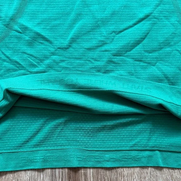 Lululemon Green Women's Top - Picture 3 of 5